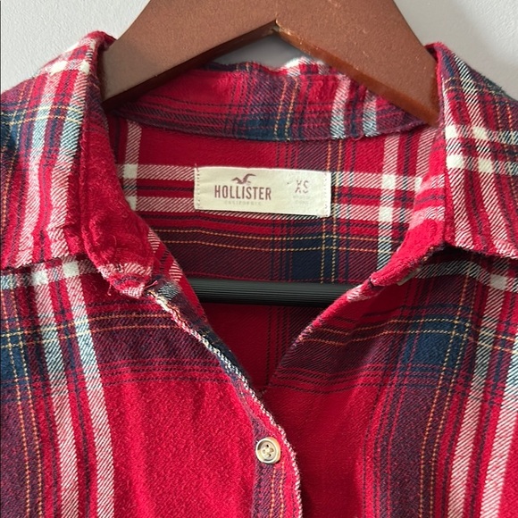 Hollister Red Plaid Button-Up Pocket Ladies Shirt - XS - Picture 2 of 4